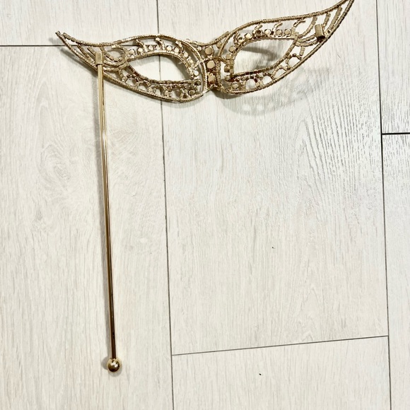 BCBG Max Azria Crystal Masquerade Mask (handheld) - Picture 3 of 8